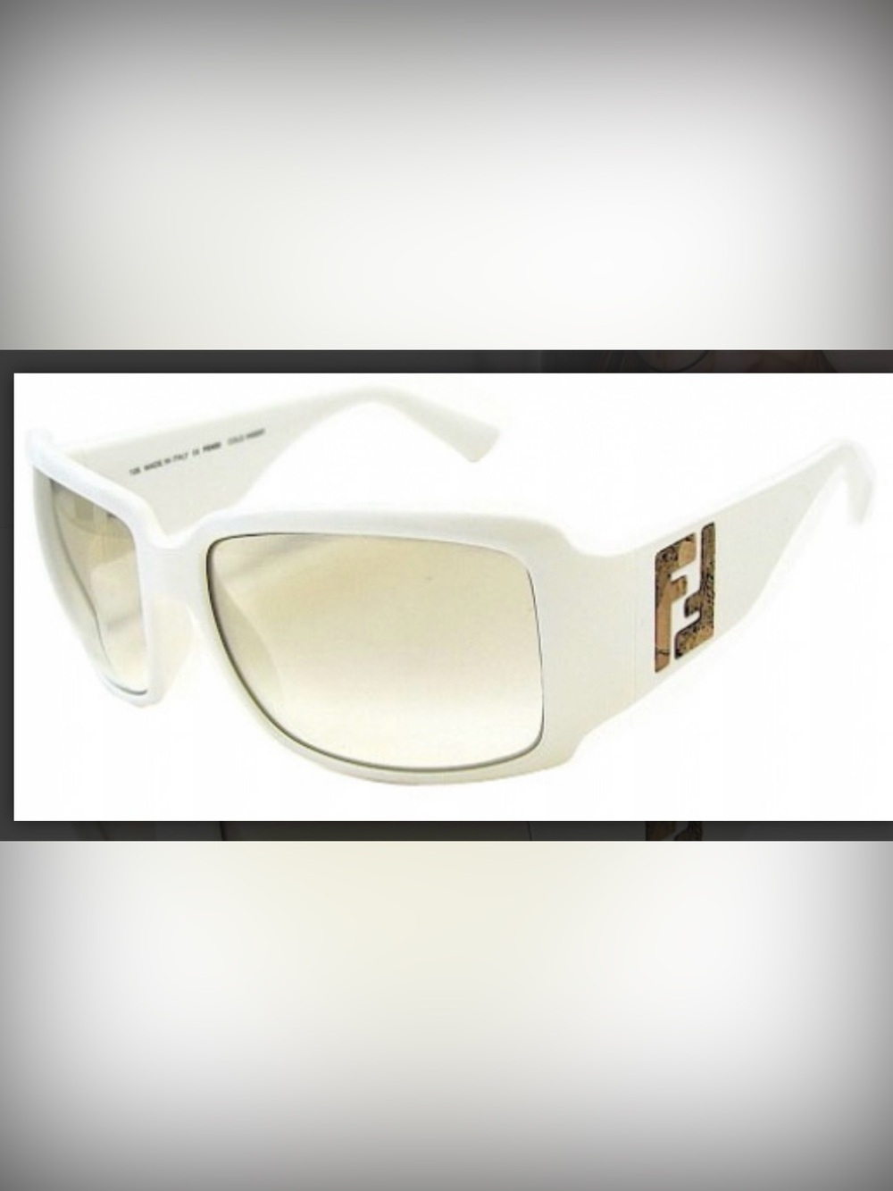 AUTHENTIC VTNG FENDI FS5008 105 White/Cream Sunglasses with original case.